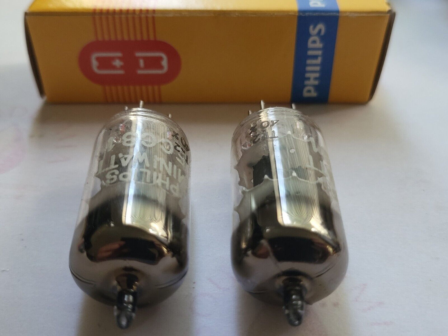 Philips ECC81 12AT7  Foil D-getter Matched Pair - Holland 1960 TK2 - Same code