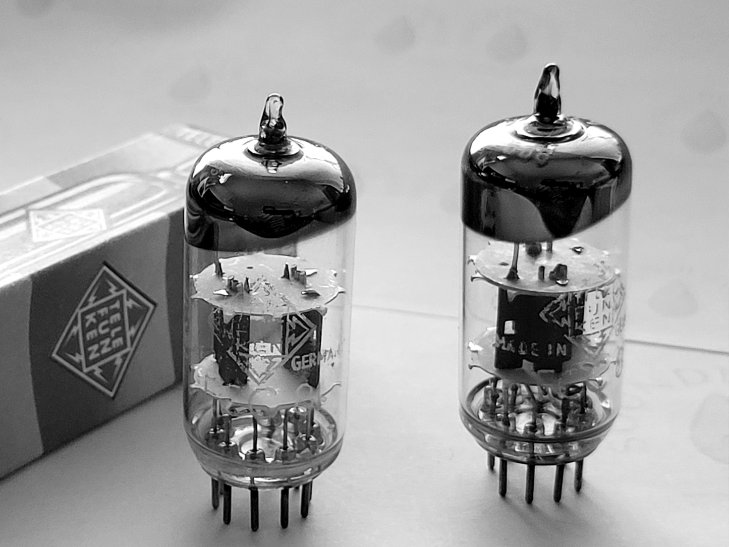 Telefunken ECC81 12AT7 Matched Pair - ◇ Bottom - Berlin 1956/57 - Near NOS