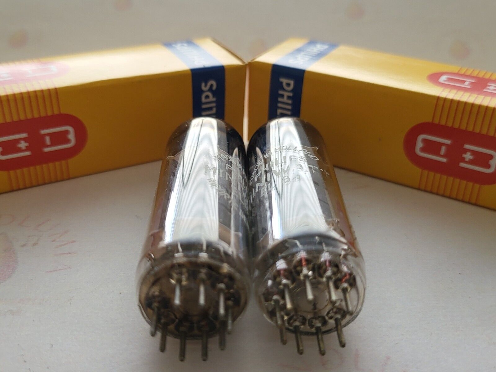 2x Philips Miniwatt EL84 6BQ5 D-getter Tubes - Sittard, NL 1955 rX1/rX2 -  NOS | Soundlumia