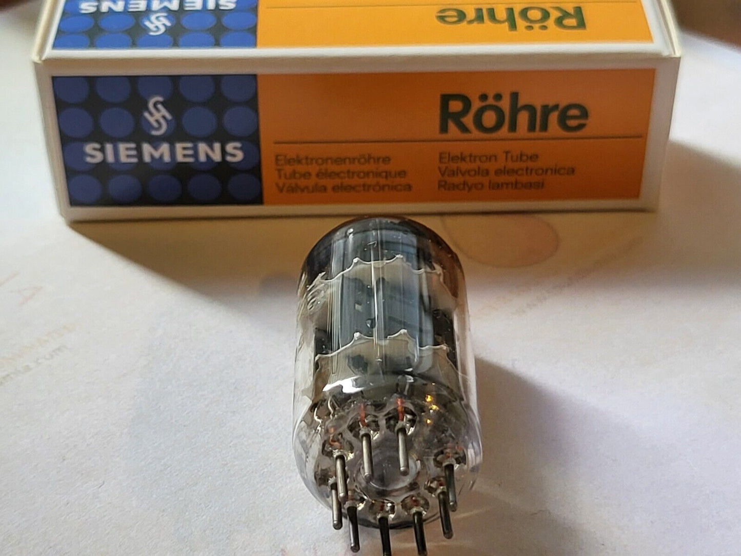 Amperex ECC82 12AU7 Tube w/ Red Tip - Rare Siemens Label - Holland 1969  - NOS