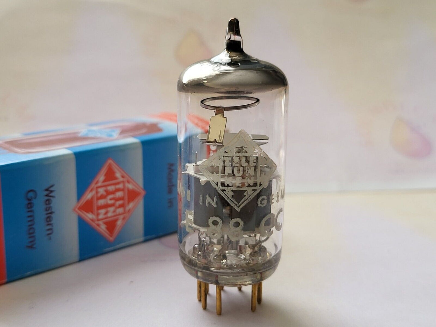 Telefunken E88CC = 6922 Audio Tube - Ulm 1964 - Diamond Mark on bottom - Strong